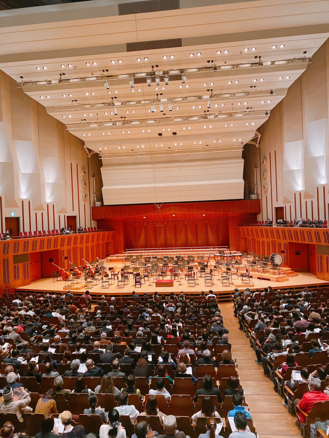 鶴澤燕二郎、オペラを鑑賞す